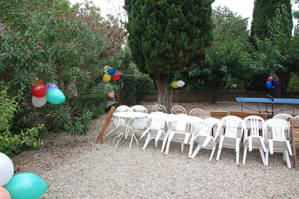 Mas de Coste, gite pour réunion familiale, amicale in Cannes-et-Clairan, Région du Vigan