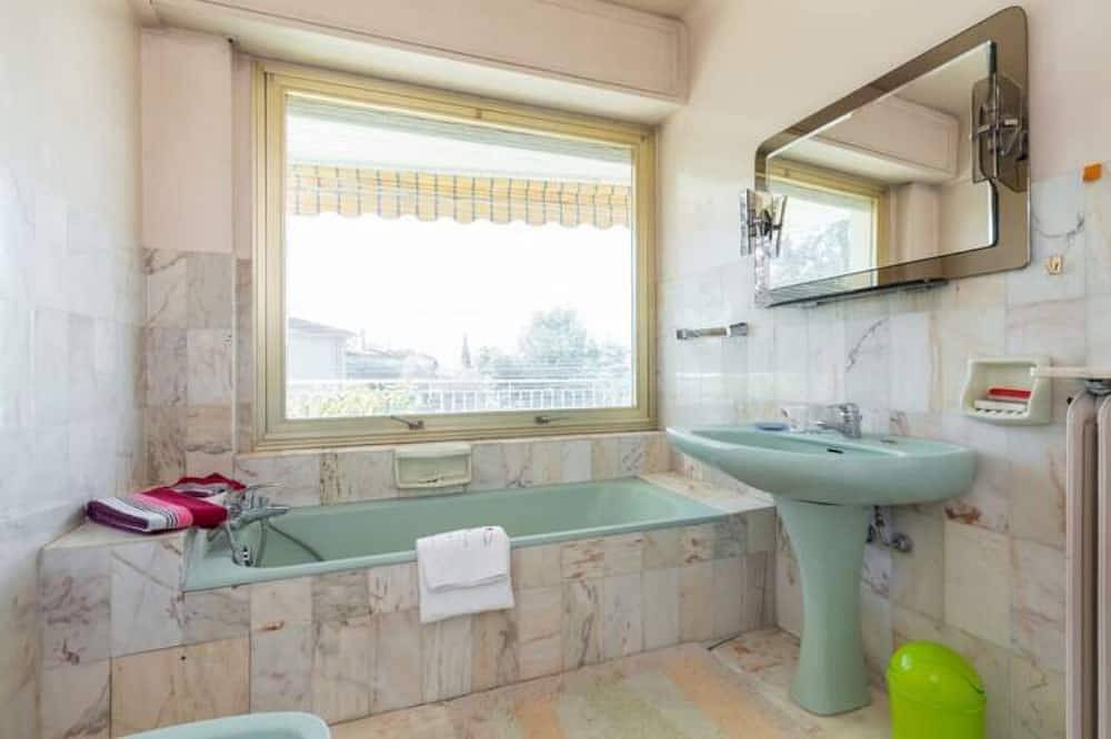 Appartement entier, Cannes /Le Cannet - Appartement de 110 m2 Piscine Terrasse in Le Cannet, Côte méditerranéenne (France)