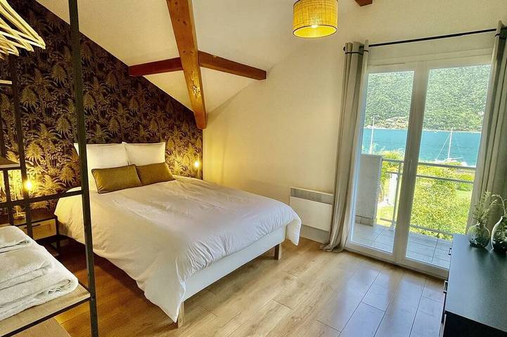 Location de vacances pour 6 personnes, avec jardin et terrasse à Lathuile - 4