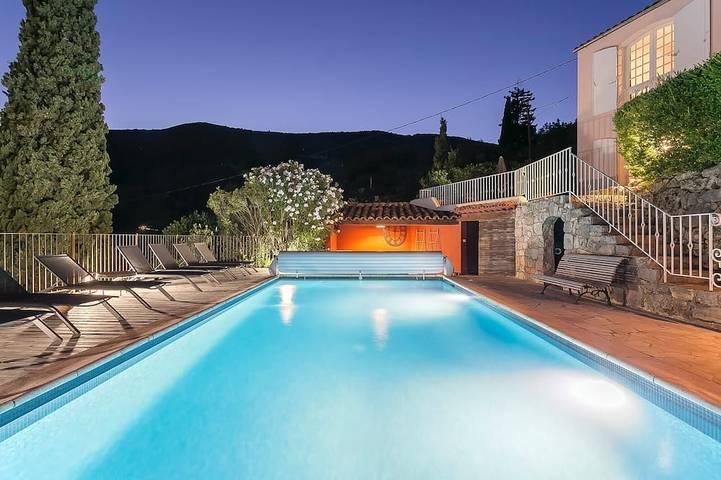 Holiday home for 10 people, with pool - 1