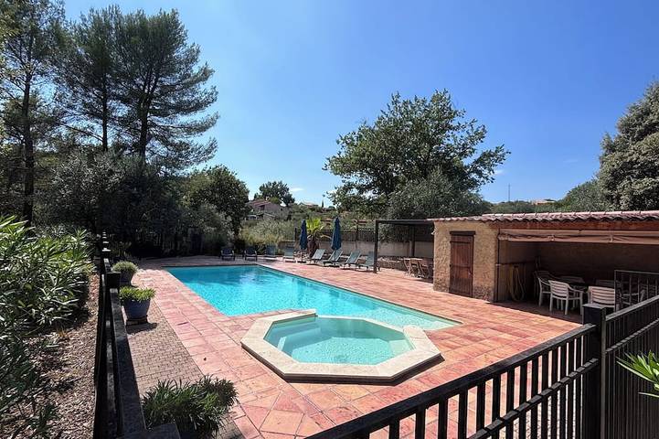 Maison de vacances pour 12 personnes, avec Terrasse et Jardin à Flayosc