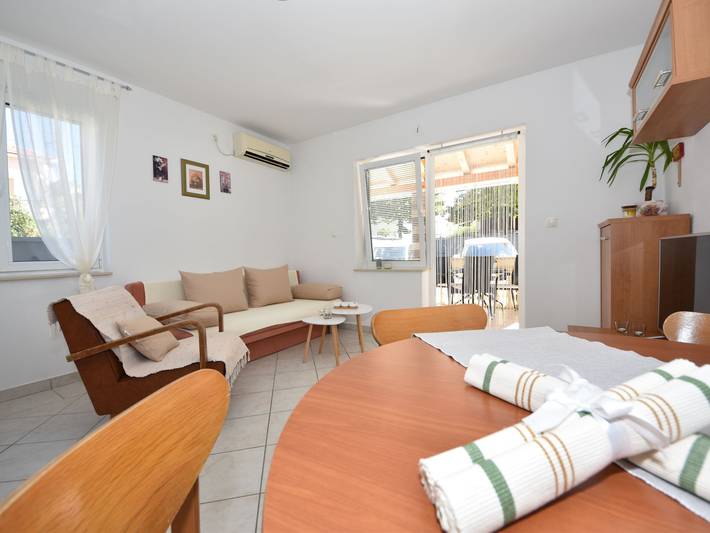 Ferienwohnung für 4 Personen, mit Terrasse und Garten in Zadar (Kommun) - 4