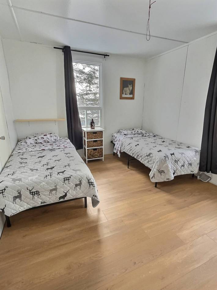 Vacation house for 12 people, with hot tub and balcony/terrace in Canada