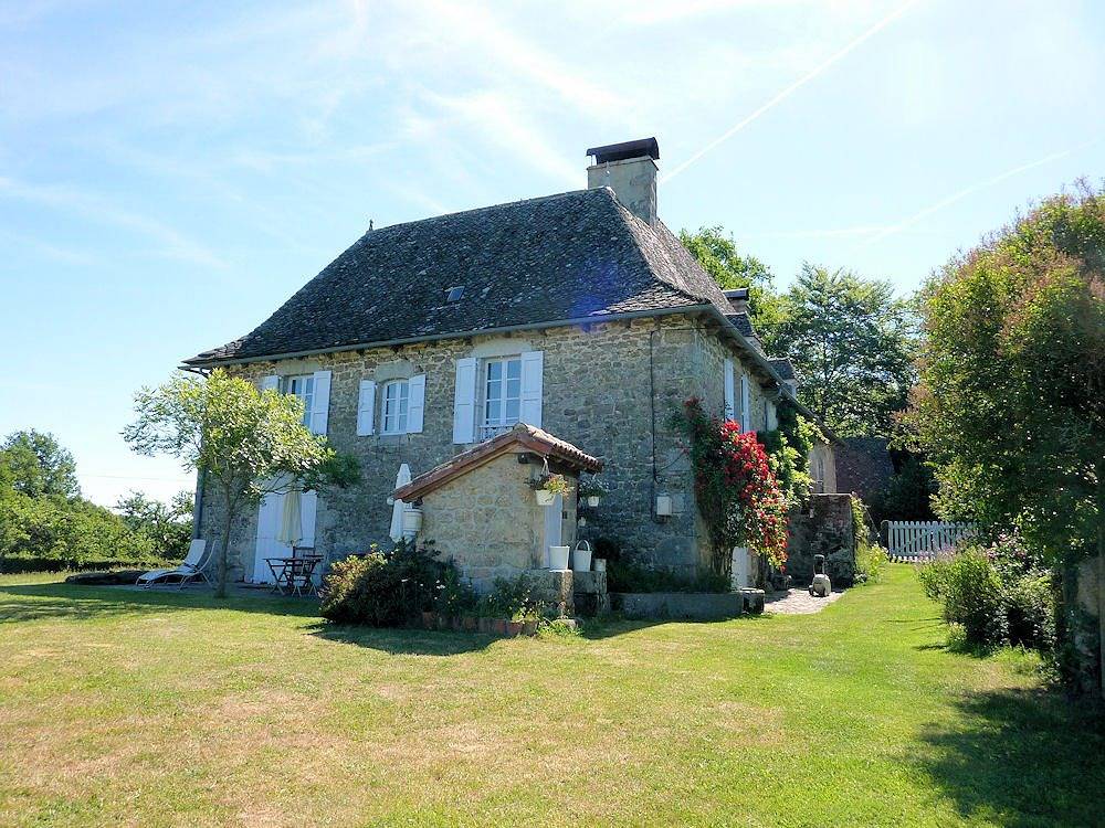 À La Clairière - Séjour en demi pension ou en liberté in Marcolès, Région d'Aurillac