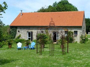 Gîte pour 6 personnes, avec jardin à Fresville