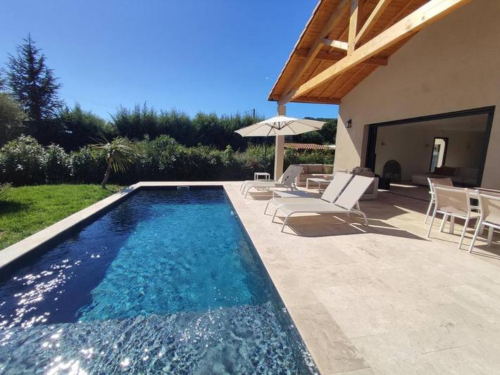 Location de vacances pour 6 personnes, avec jardin et piscine à Saint-Hippolyte-de-Montaigu - 2