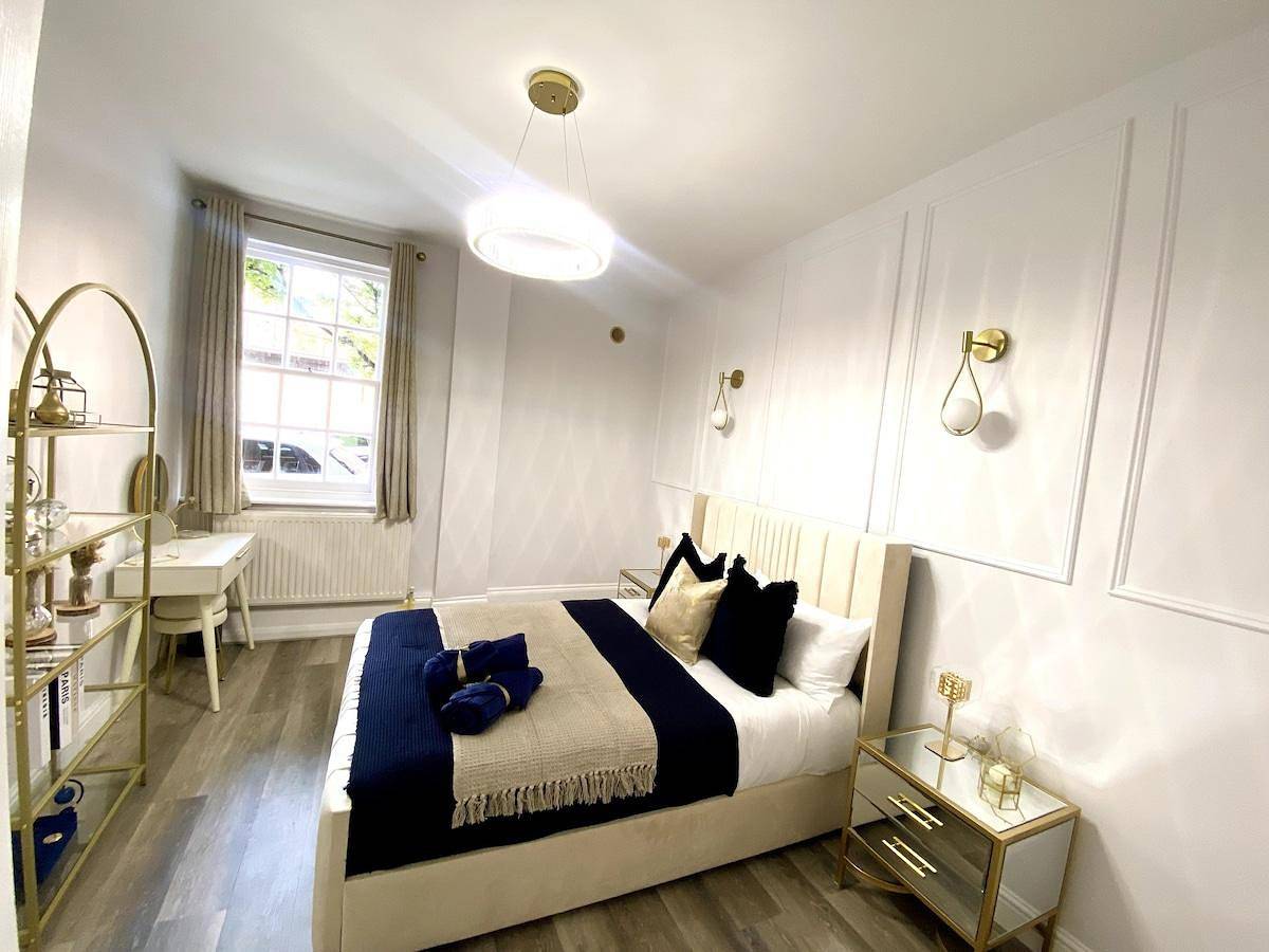 Holiday Apartment for 9 People in Tower Hamlets, London