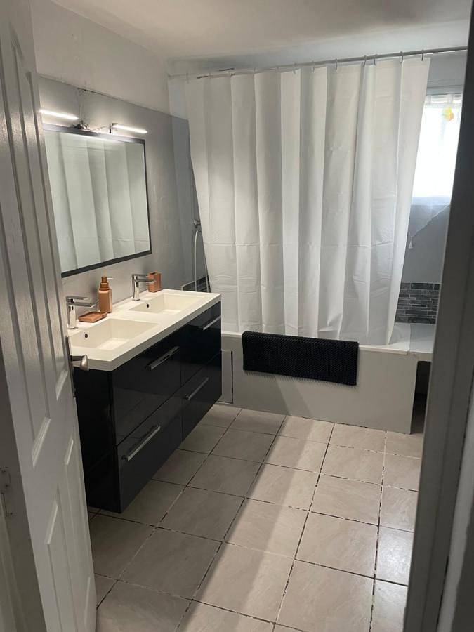 Villa pour 4 personnes, avec Terrasse et Jardin ainsi que Piscine et Vue à Roussillon - 3