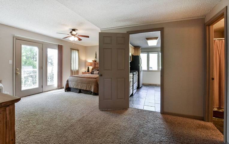 Vacation house for 12 people, with balcony and pool as well as hot tub in Table Rock Lake