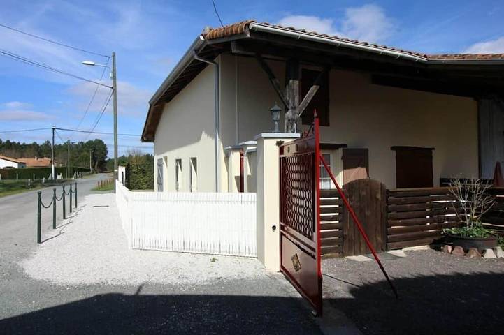 Gîte pour 2 personnes, avec jardin à Le Barp