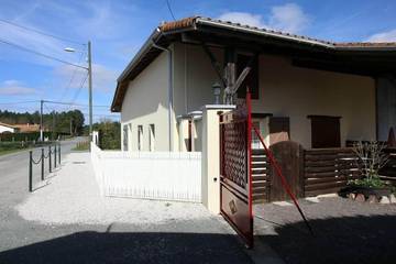 Location de vacances pour 2 personnes, avec jardin à Le Barp