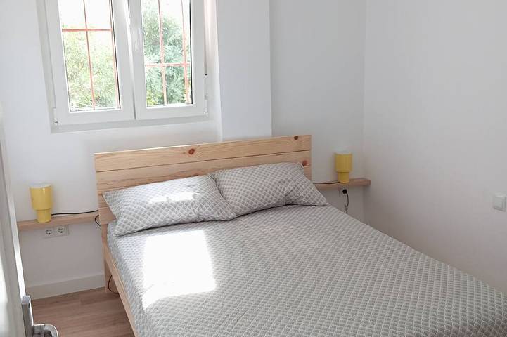 Villa with a private pool, barbecue, and spacious lot, 35 minutes from Valencia in Llíria, Valencia Provinz