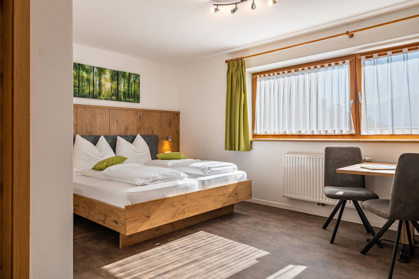 Entire studio, Holiday Apartment 'Alpennest' with Mountain View, Shared Garden and Wi-Fi in Gifen, Rodeneck