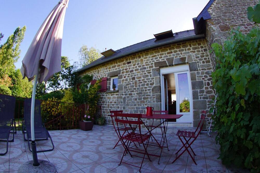 Domäne mit Terrasse in Saint-Laurent-de-Terregatte, Avranches region