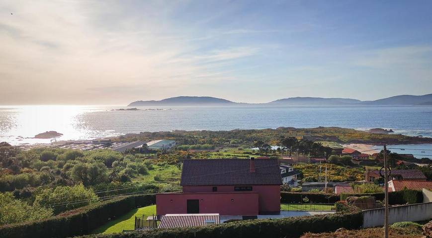 Location de vacances pour 12 personnes, avec vue ainsi que vue sur le lac et jardin à Carnota - 2
