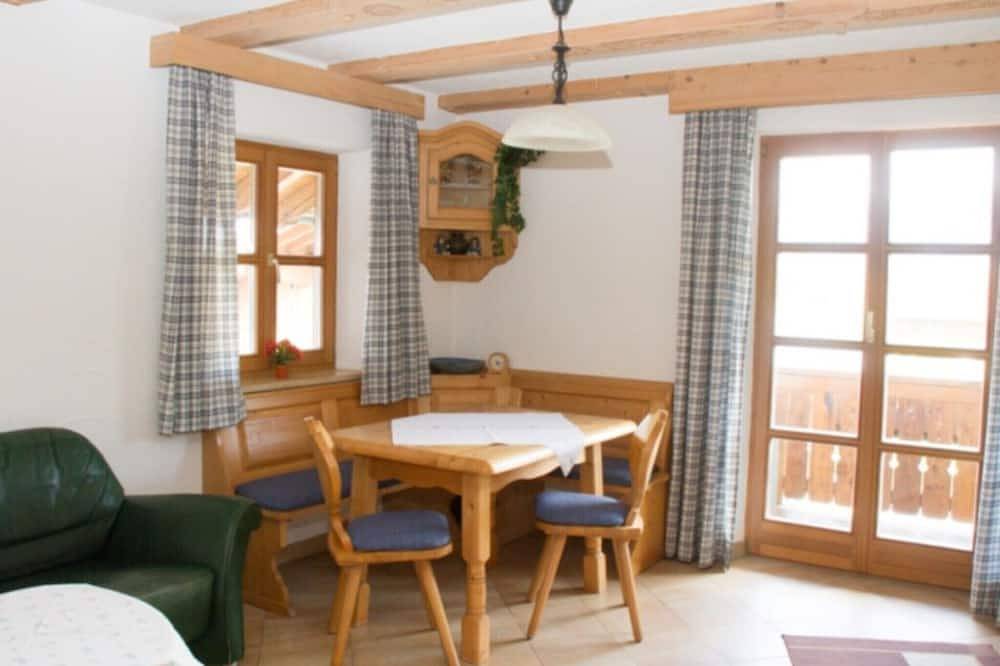 Ganze Wohnung, Ferienwohnung Ii, 40 qm für 2 Pers. sep.Schlafzimmer in Rottau, Grassau