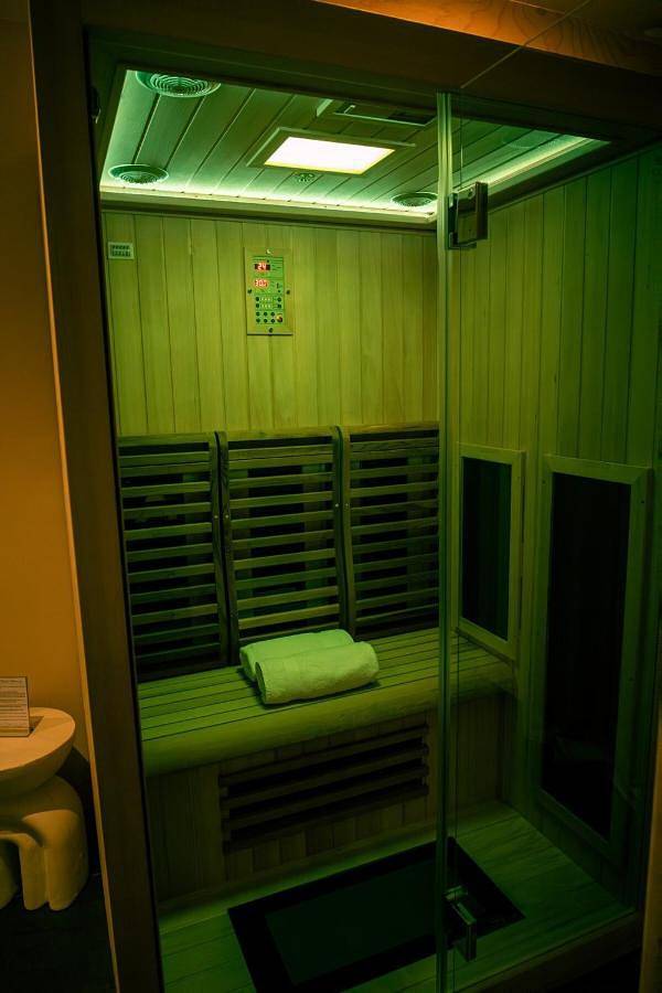 Appartement entier, La Parenthèse Suites - appartement luxueux avec sauna et baignoire balnéo in Pont-de-l'Arche, Région de Les Andelys