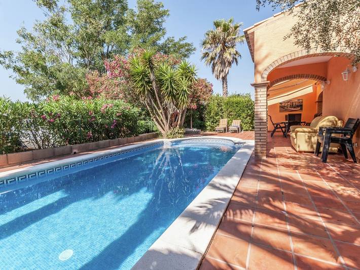 Vakantiehuis voor 6 personen, with Balkon and Tuin as well as Zwembad in Sant Pere Pescador