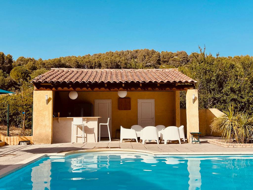 Maison des Arches. Spacieuse et lumineuse. 6 Chambres. Piscine in Mérindol, Parc naturel régional du Luberon
