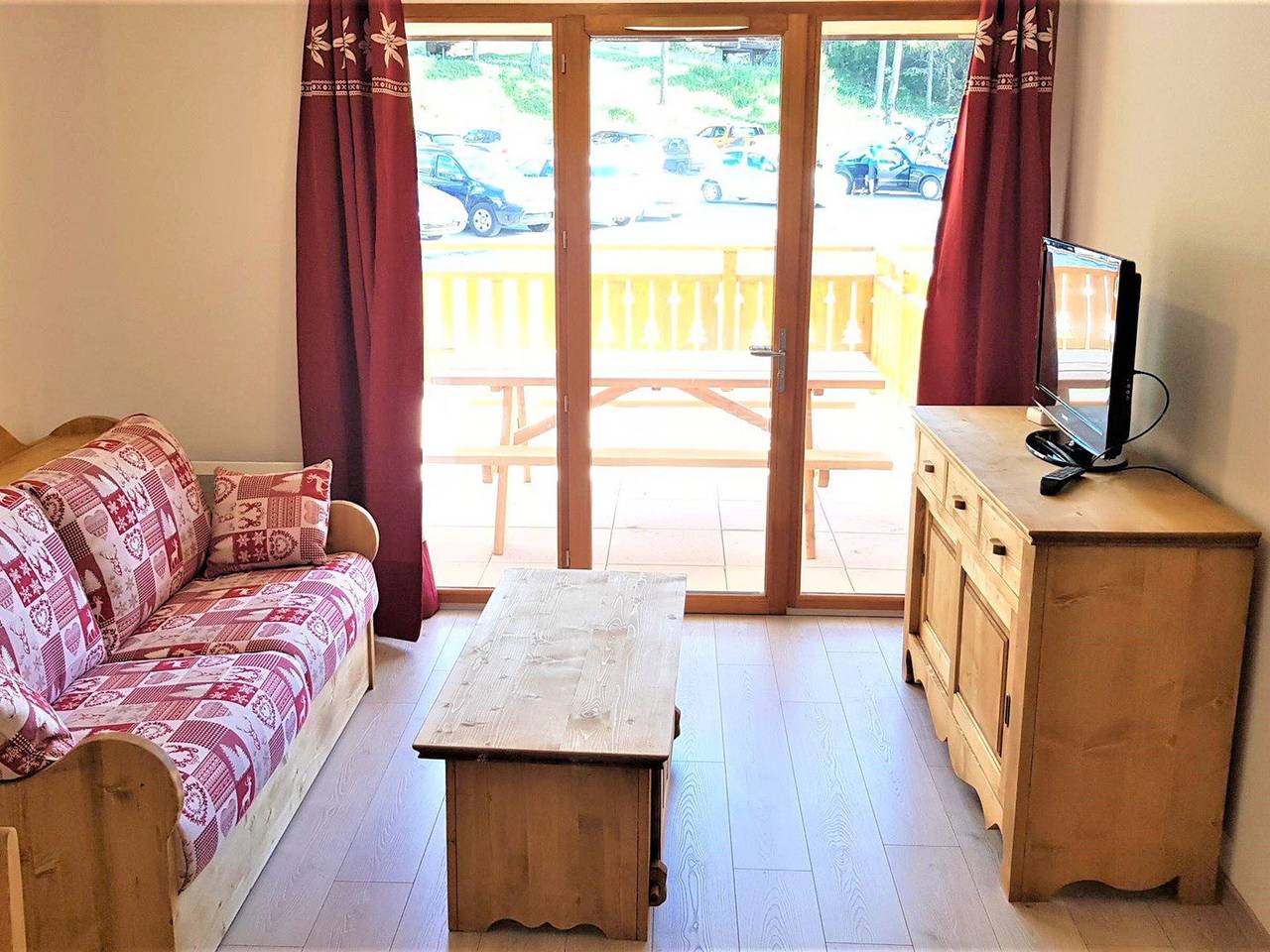 Ganzes Studio, Residenz Les Chamois 2, Studio Kabine für 4 Personen, Terrasse, Südlage, nahe Zentrum und Skilifte in La Joue du Loup, Le Dévoluy