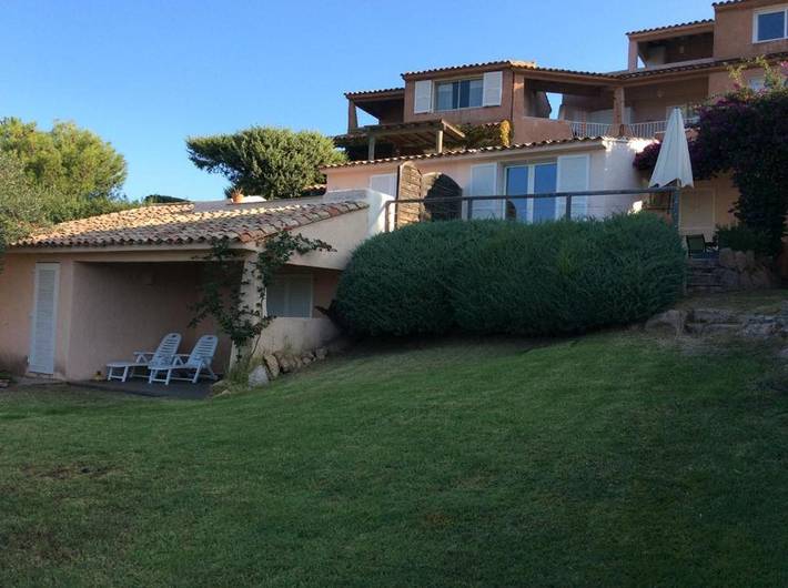 Location de vacances pour 2 personnes, avec piscine ainsi que terrasse et vue à La Celle-sous-Gouzon - 3