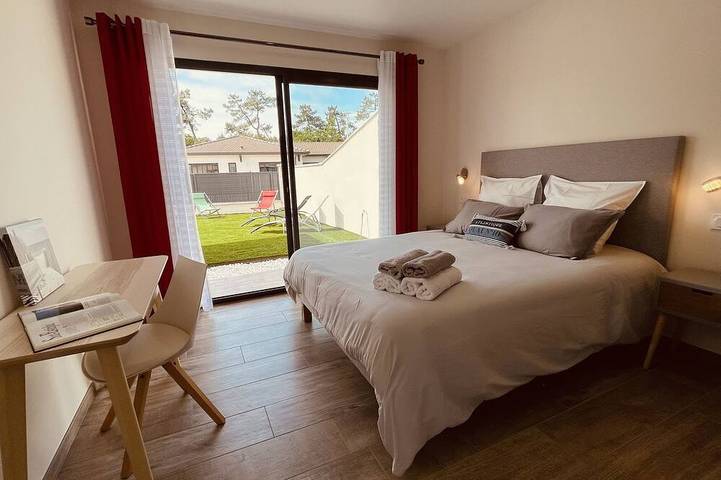 Location de vacances pour 6 personnes, avec terrasse ainsi que jardin et jacuzzi à Vensac - 2