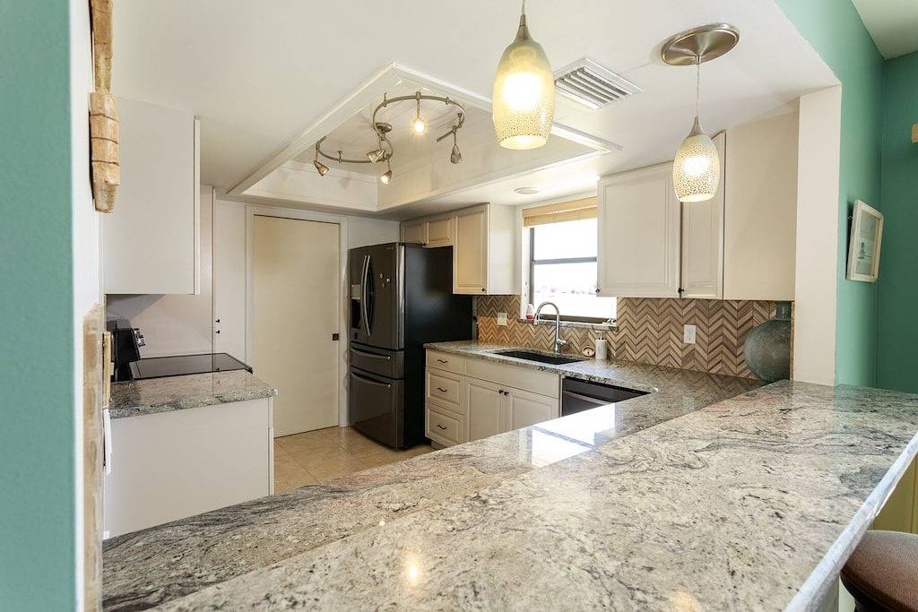 Burnt Store Isles Golf Home, W/Hot Tub/King Bed/Fast Wifi/Unbeatable Location in Punta Gorda, Charlotte County