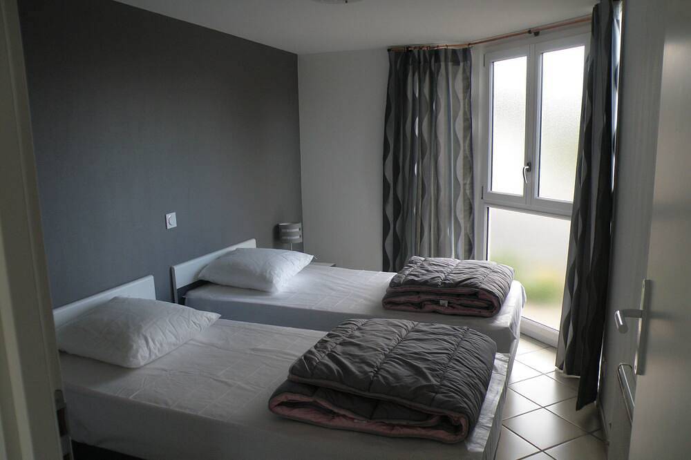 Appartement entier, Appartement à 30m de la plage du lac d'Aydat in Aydat, Parc naturel régional des Volcans d'Auvergne