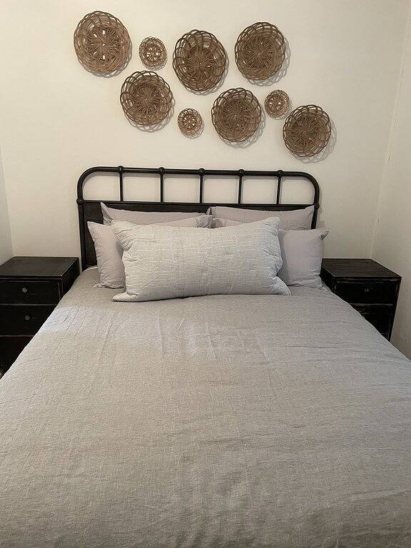 Brand New Remodeled Pierpont Surf Cottage Footsteps to Ocean Ventura in Ventura Beach, Ventura