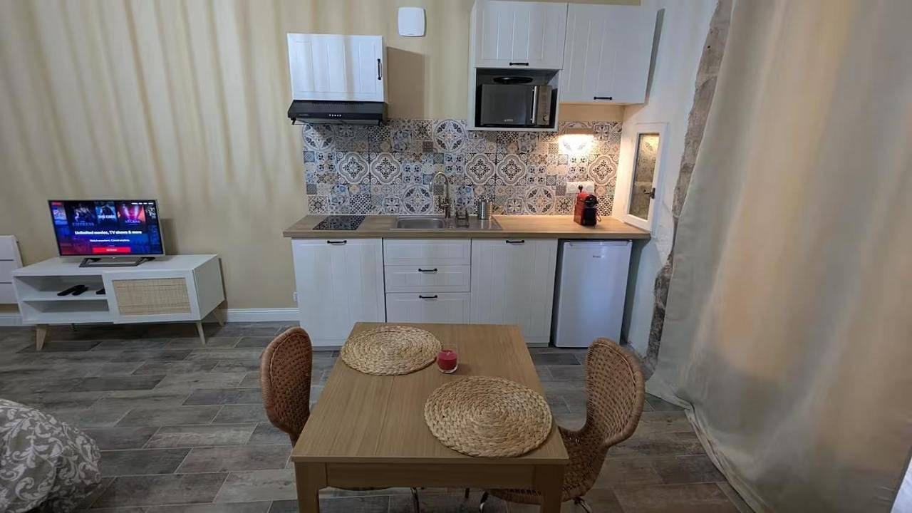 Appartement entier, Studio centre de Charleval in Charleval, Région d'Aix-en-Provence