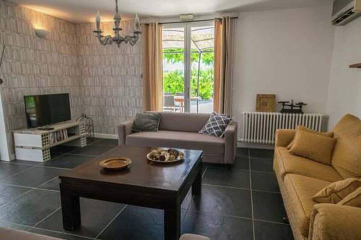 Location de vacances pour 8 personnes, avec balcon et piscine à Courbiac - 3