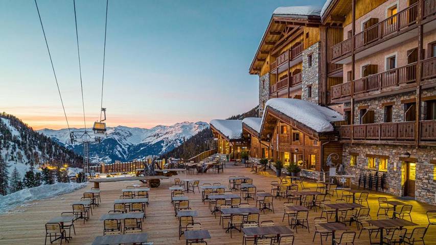 Hôtel pour 4 personnes, avec terrasse et piscine ainsi que sauna et jacuzzi, animaux acceptés