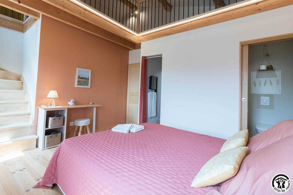 Les Echaunes Vacation Rental for 9 People in Caraman, Lauragais