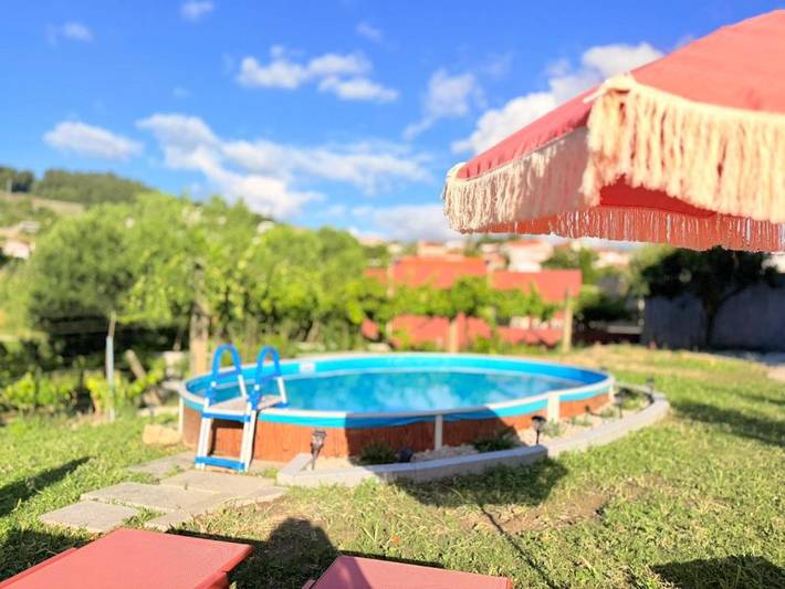 Location de vacances pour 5 personnes, avec Terrasse et Jardin ainsi que Piscine et Vue dans Alpendurada - 4