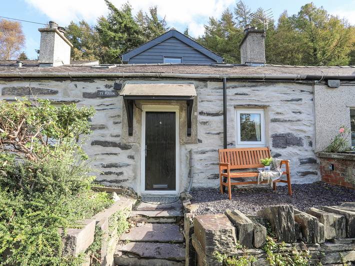 4 Ty Person in Snowdonia