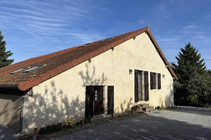 Gîte pour 4 personnes, avec jardin à Bransat