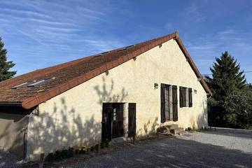 Gîte pour 4 personnes, avec jardin à Bransat