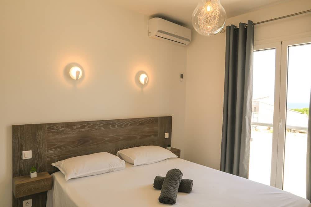 Promo  du 26 juin  au 03 Juillet  Villa Marine en bord de mer... in Sant Ambroggio, Lumio