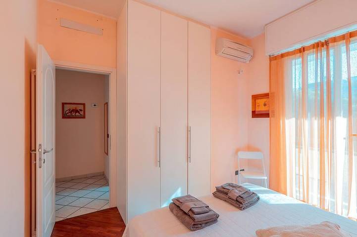 Appartamento intero, Splendido trilocale vista mare in Albenga, Riviera di Ponente