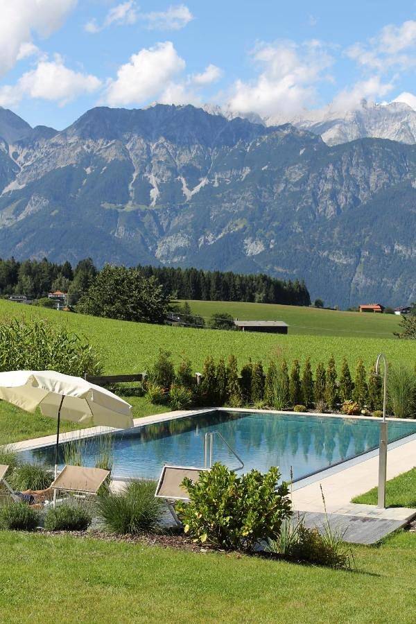 Ferienhaus für 4 Personen, mit Pool und Garten sowie Ausblick und Sauna in Tulfes