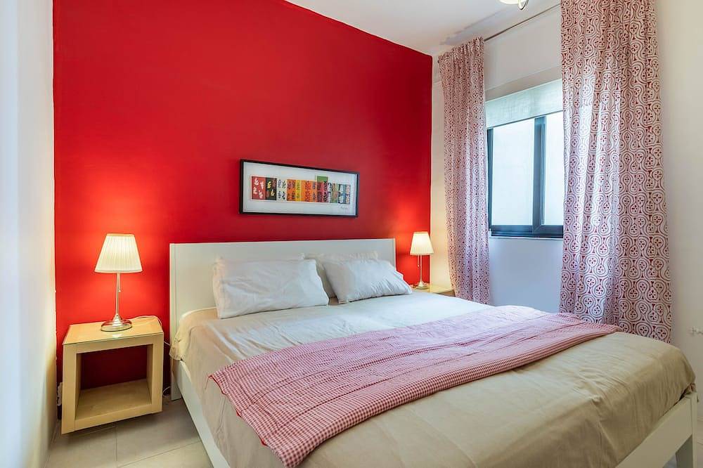 Geheel appartement, Stunning - Seafront 3-Bedroom 6th Floor + Garage! in Sliema, Malta