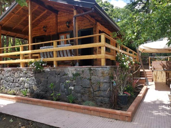 Casa vacanza per 4 persone, con Balcone e Terrazza nonché Giardino e Panorama a Milo