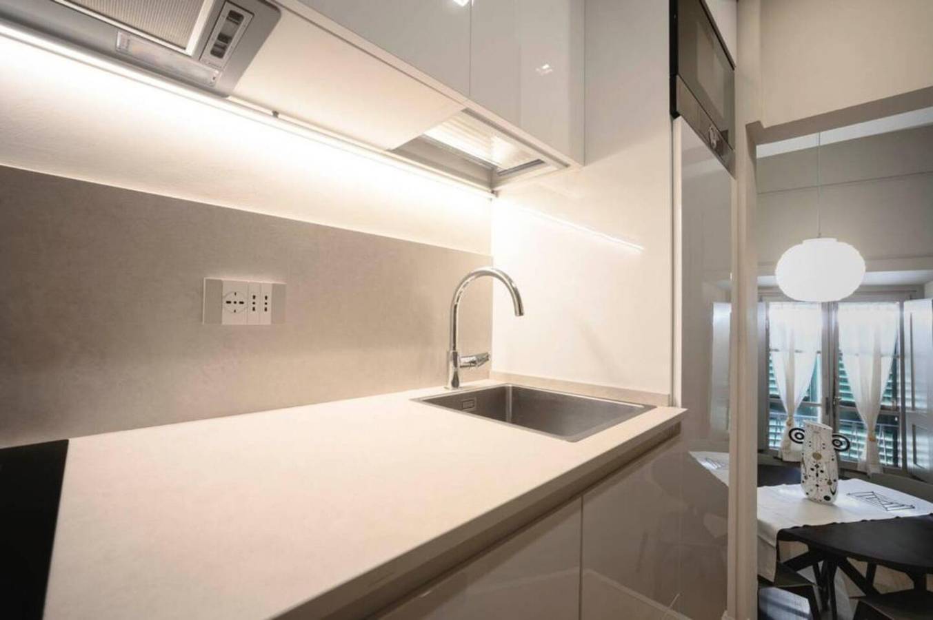 Entire studio, Studio 'Pitti Urban' with Wi-Fi and Air Conditioning in Florence city center, Florence