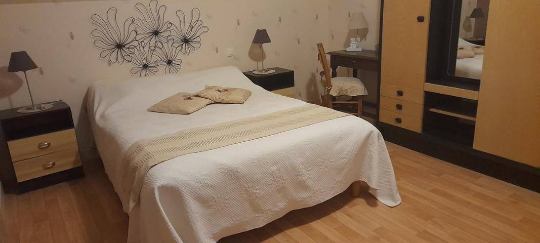 Chambre d’hôte pour 5 personnes, avec jardin ainsi que terrasse et vue à Céré-la-Ronde - 2