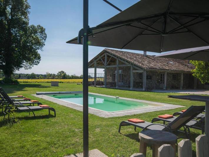 Location de vacances pour 12 personnes, avec Terrasse ainsi que Jardin et Piscine à Fargues-sur-Ourbise - 2