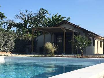 Gîte pour 4 personnes, avec piscine ainsi que terrasse et jardin à Prigonrieux