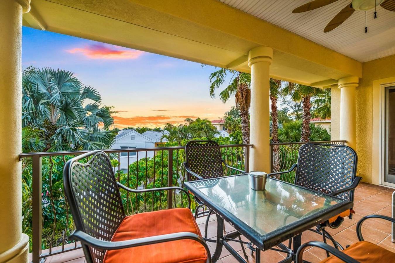 Apartamento entero, Direct Beach Access Beautiful Resort Balcony in Holmes Beach, Anna Maria Island