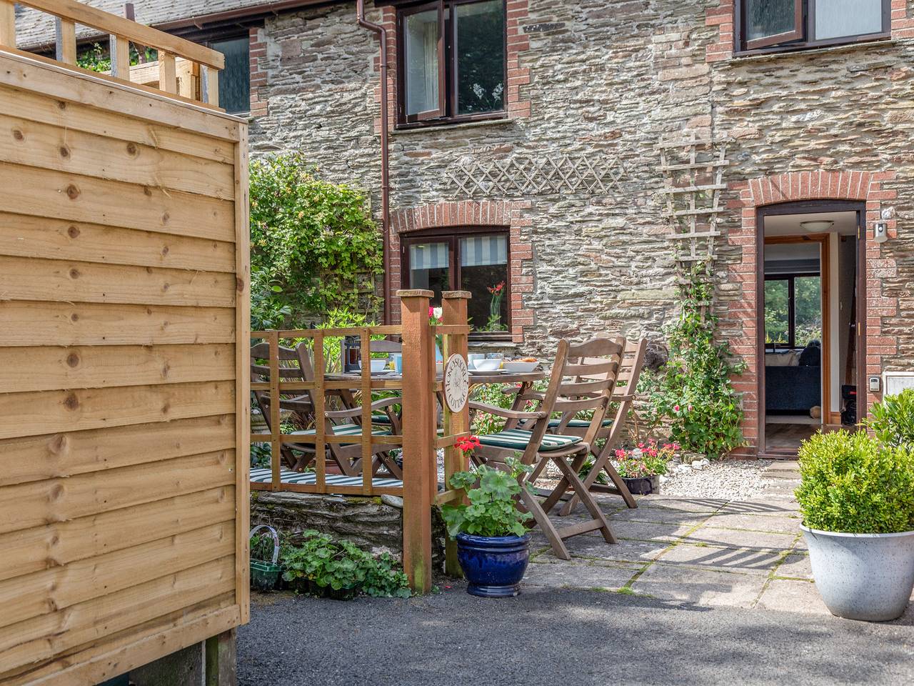 Honeysuckle Cottage in Bigbury on Sea, South Devon