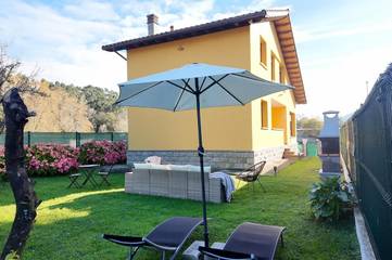 Casa rural para 6 personas, con terraza y jardín, Se admiten mascotas en Posada de Llanes