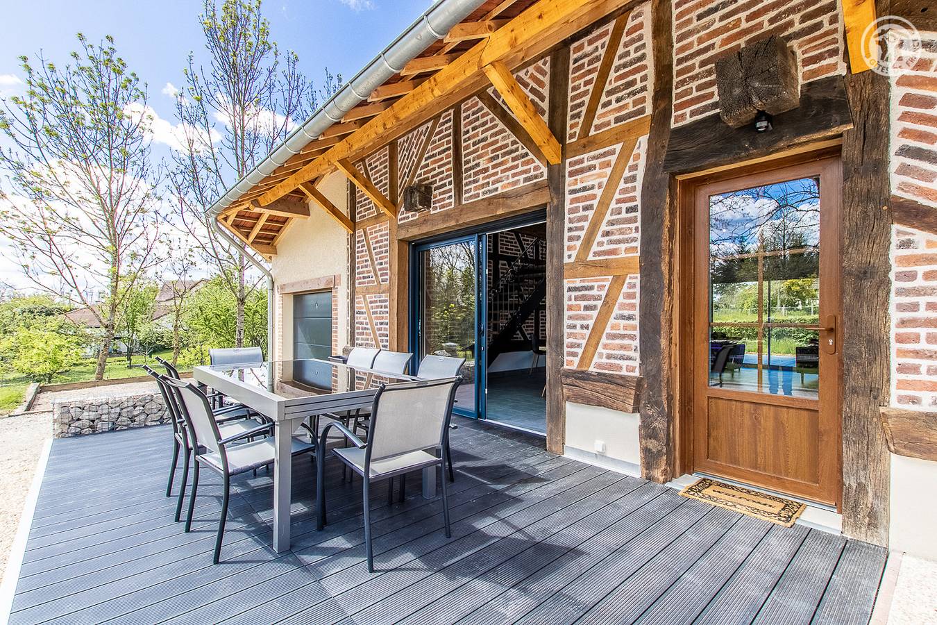 Gîte for 10 personer med terrasse in Saint-Usuge, Louhans region